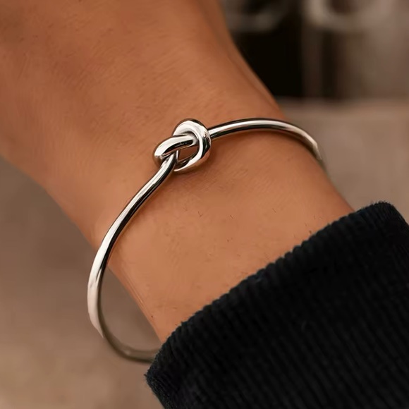 Jewelry - Sterling Silver Knot Bracelet
